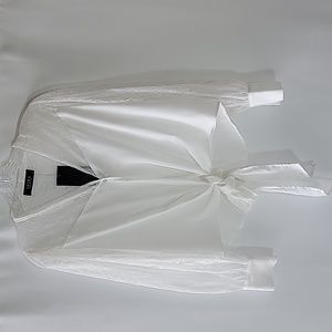 AKIRA | White Tie Front Lace Sleeve Top
